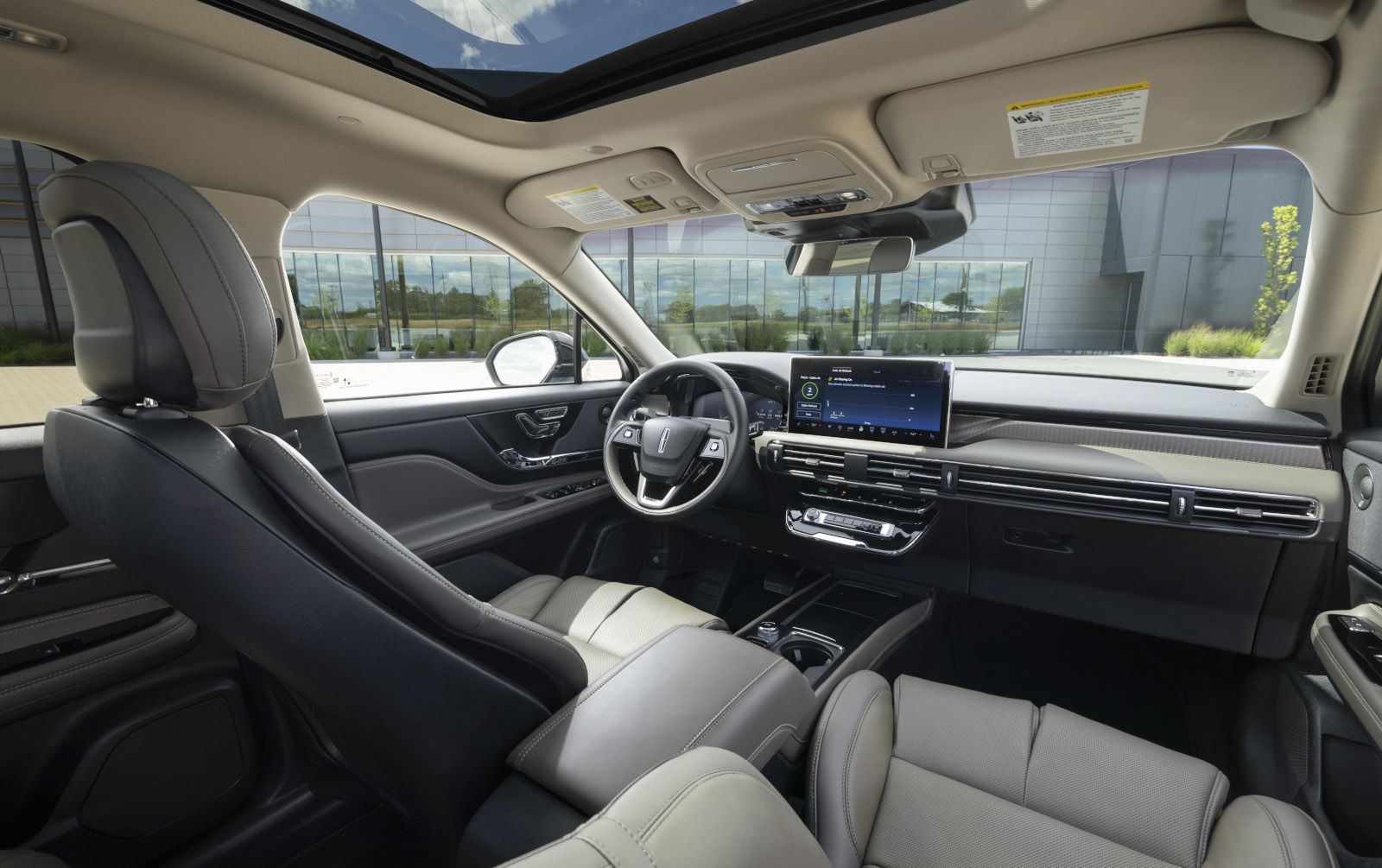 2025 Lincoln Corsair - interior view of the cabin showing the front seats and dashboard - Bayfield Lincoln - Lincoln car dealership in Barrie, ON