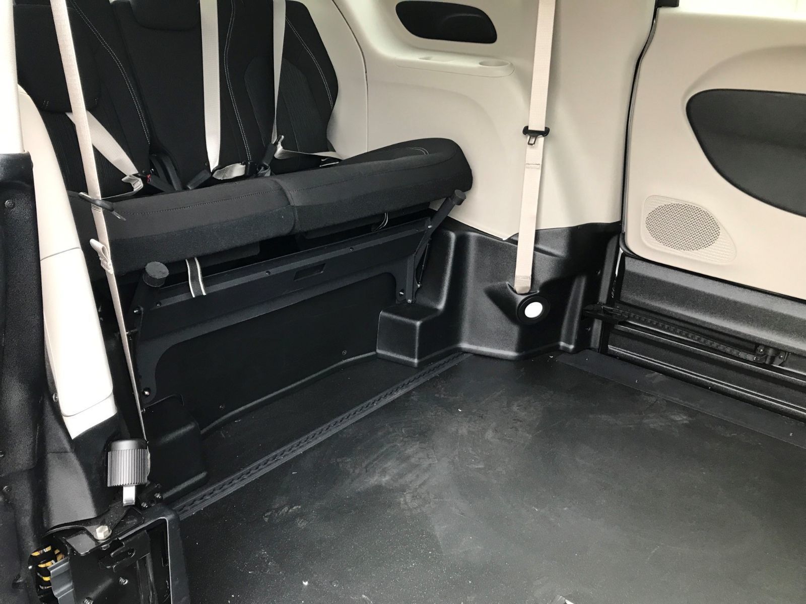 2022 Chrysler Grand Caravan - a grey 2022 Chrysler Grand Caravan Braun accessible conversion van - Courtland Mobility, accessible vehicle dealer in Burlington, Ontario