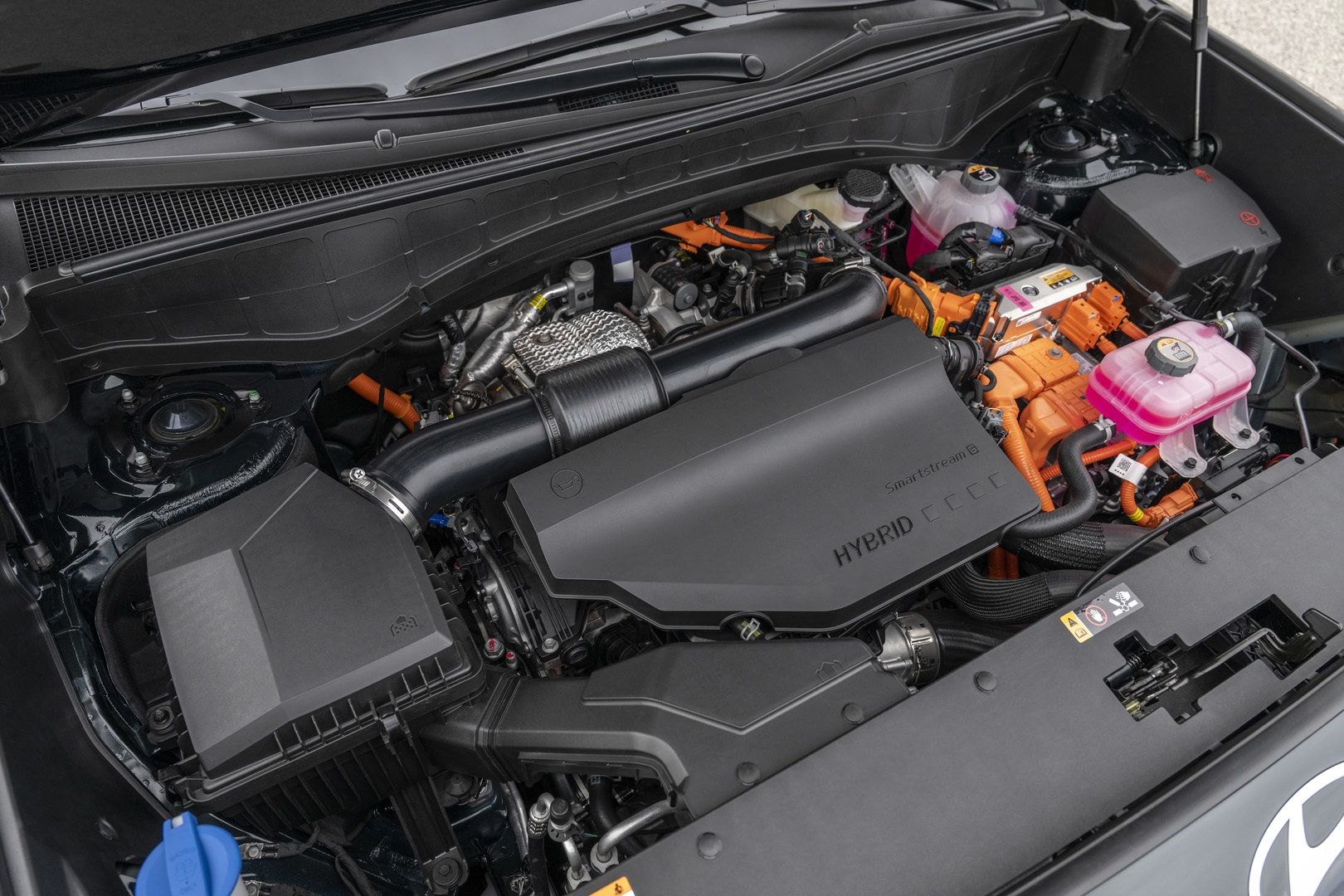 2026 Hyundai Palisade Hybrid - close-up view of the 2026 Hyundai Palisade Hybrid's Smartstream hybrid engine - Woodstock Hyundai - New car dealership in Woodstock, Ontario