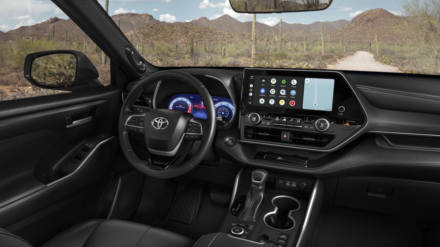2026 Toyota Highlander - interior view of the dashboard, steering wheel, and infotainment screen - Orangeville Toyota - New car dealership in Orangeville, Ontario
