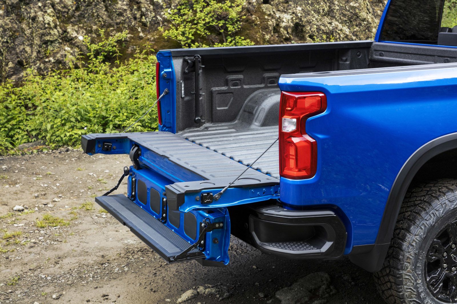 2026 Chevrolet Silverado - rear view of the 2026 Chevrolet Silverado's Multi-Flex Tailgate in the step configuration - Humberview Chevrolet, Buick, GMC - New car dealership in Toronto, Ontario