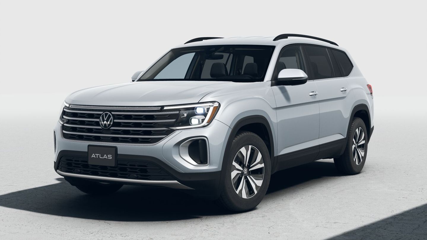 2026 Volkswagen Atlas - front three-quarter view of a white 2026 Volkswagen Atlas studio shot - Humberview Volkswagen - New car dealership in Toronto, Ontario