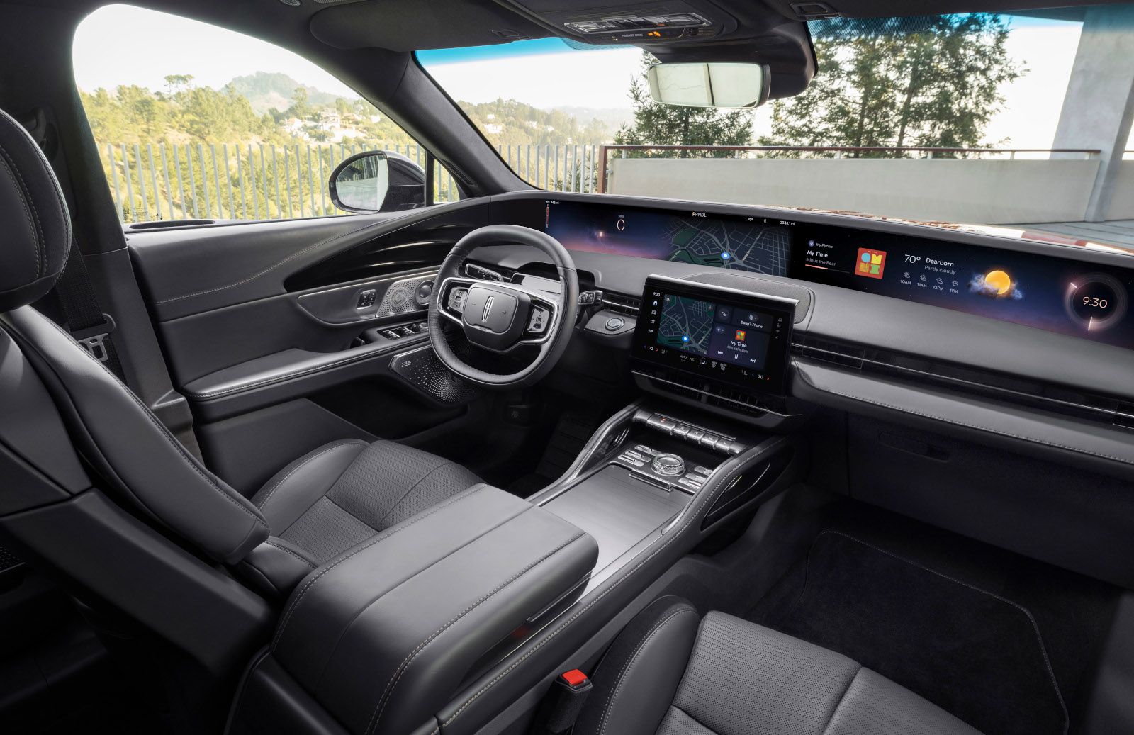 2026 Lincoln Nautilus - interior view of the 2026 Lincoln Nautilus’s dashboard with a panoramic display screen - Bayfield Lincoln - New car dealership in Barrie, Ontario