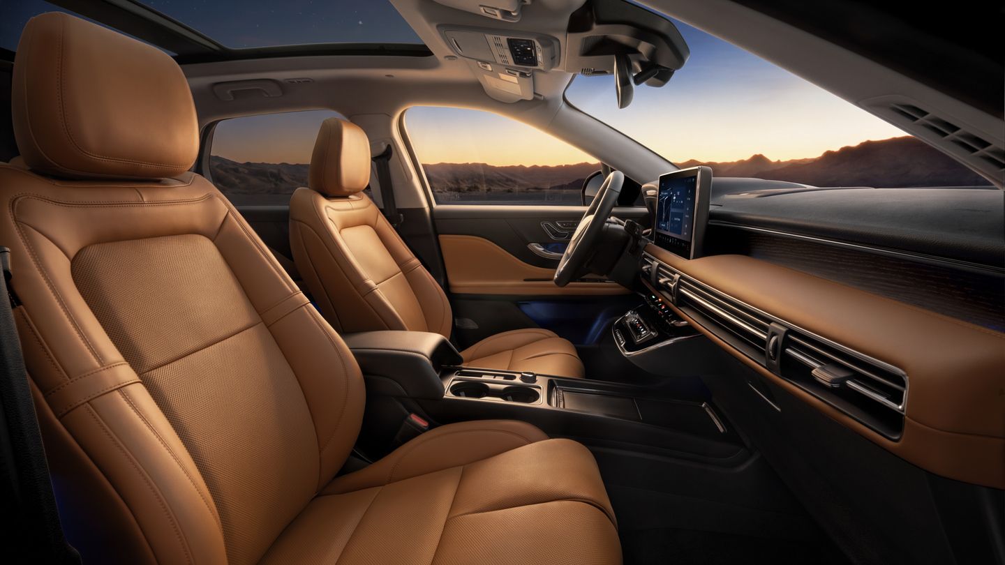 2027 Lincoln Corsair - interior view of the brown leather seats and dashboard - Bayfield Lincoln - Lincoln new car dealership in Barrie, Ontario