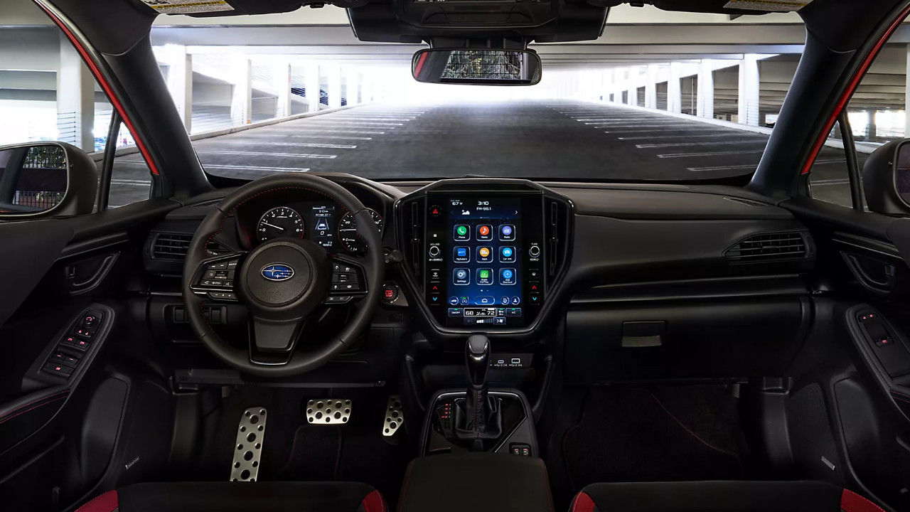 vue de l'habitacle et tableau de bord d'une Subaru Impreza 2024