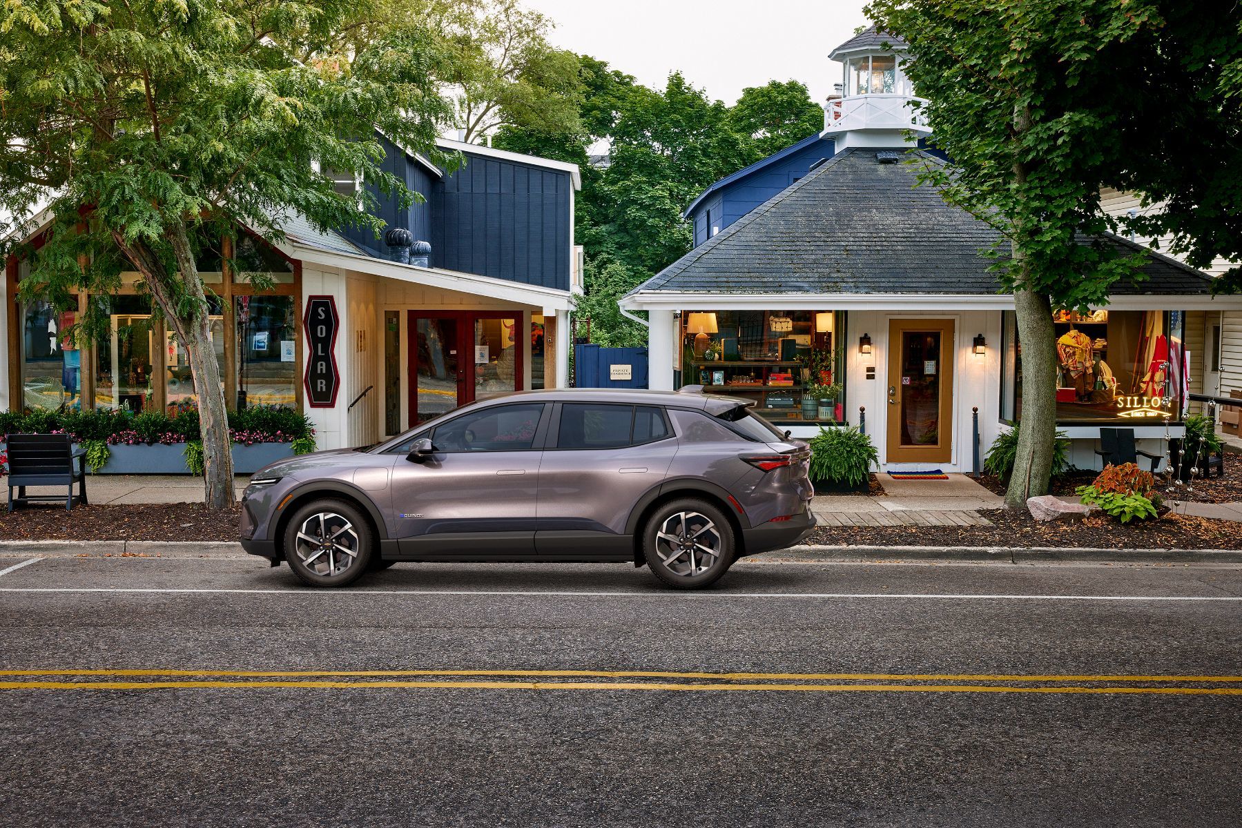  2024 Chevrolet Equinox EV. 2024 grey Chevrolet Equinox EV. Electric truck. Electric SUV. Electric Chevrolet.