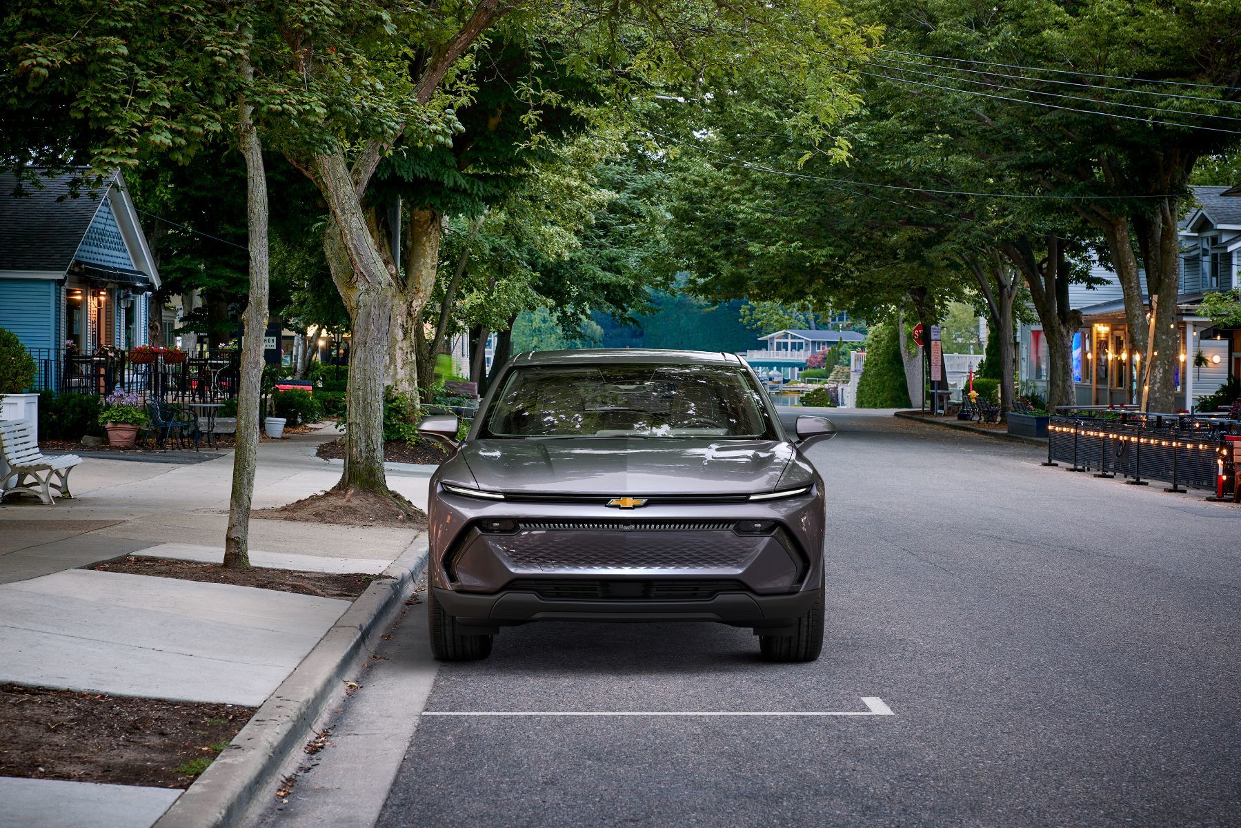 Chevrolet Equinox EV 2024. Chevrolet Equinox EV 2024 gris. Camion électrique. VUS électrique. Chevrolet électrique. 