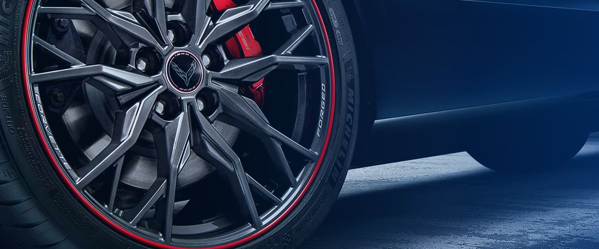 Aérodynamique. Audacieuse. Agressive. Sculptée. Iconique. Élancée. Athlétique. Futuriste. Profil-bas. Captivante. Raffinée. Sportive. Imposante. Élégante. Large. Éclairée à DEL. Distinctive. Axée sur la performance. Moderne. Redéfinie.