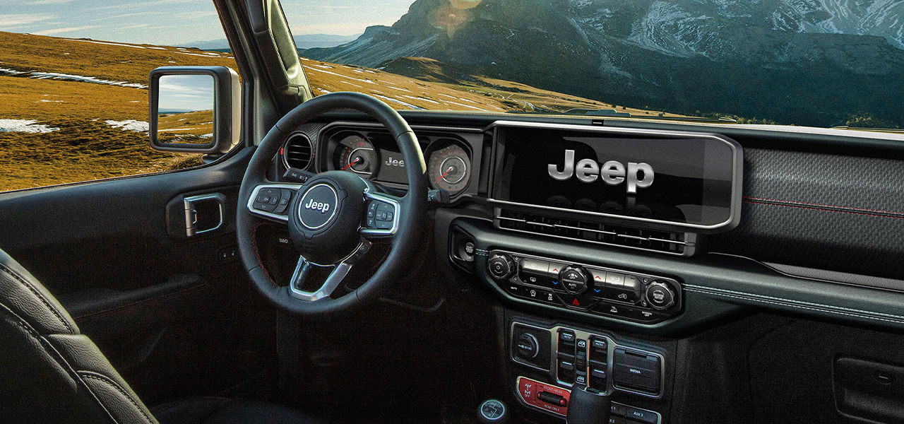 Interior view of the Jeep Wrangler hybrid 4xe 2024 and its dashboard