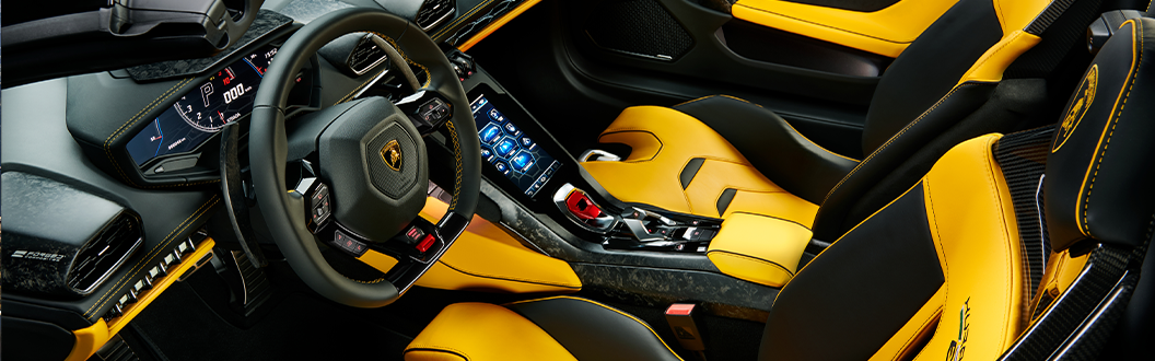 The Huracan EVO RWD - Interior