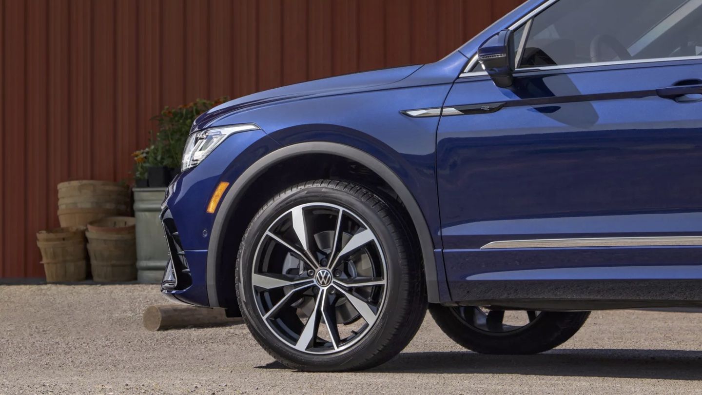 Front view of the Volkswagen Tiguan 2024.