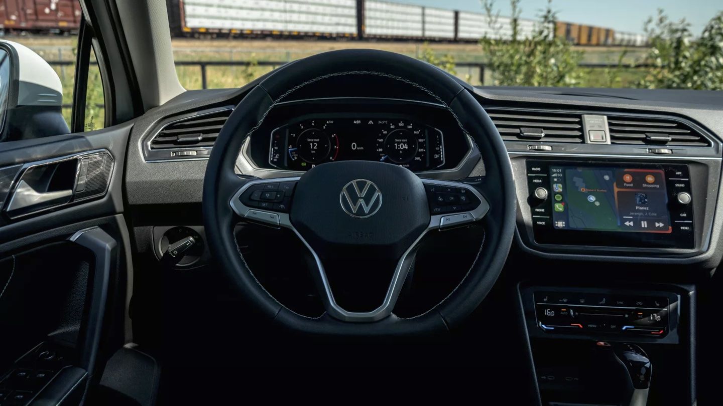 Close-up of the dashboard and technology of the Volkswagen Tiguan 2024.