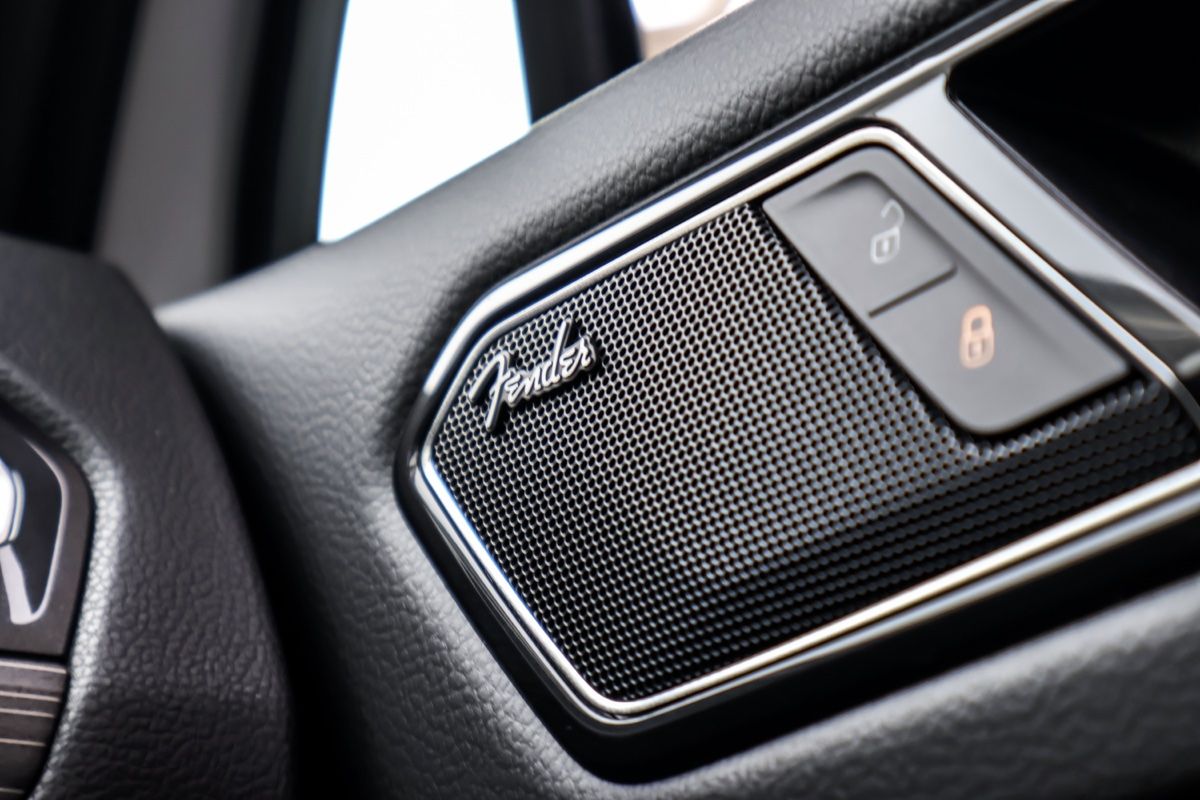 Close-up view of the Volkswagen Atlas 2024 speakers.