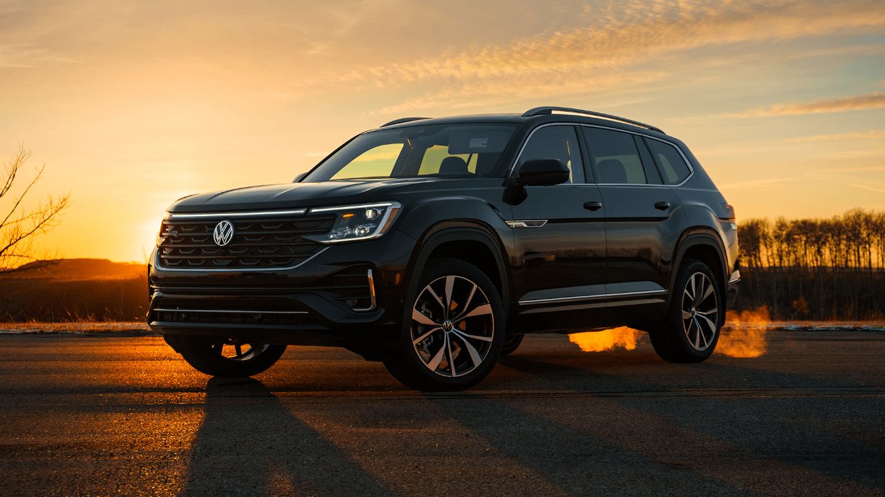 front side view of a 2025 VW Atlas Cross Sport