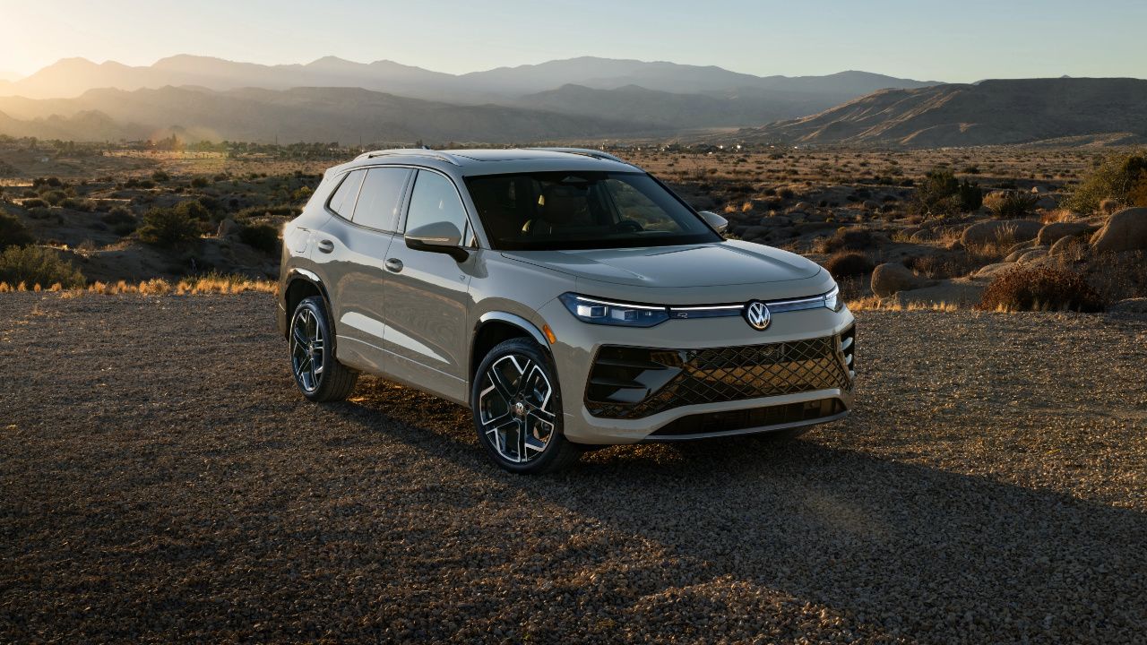 front side view of a 2025 VW Tiguan
