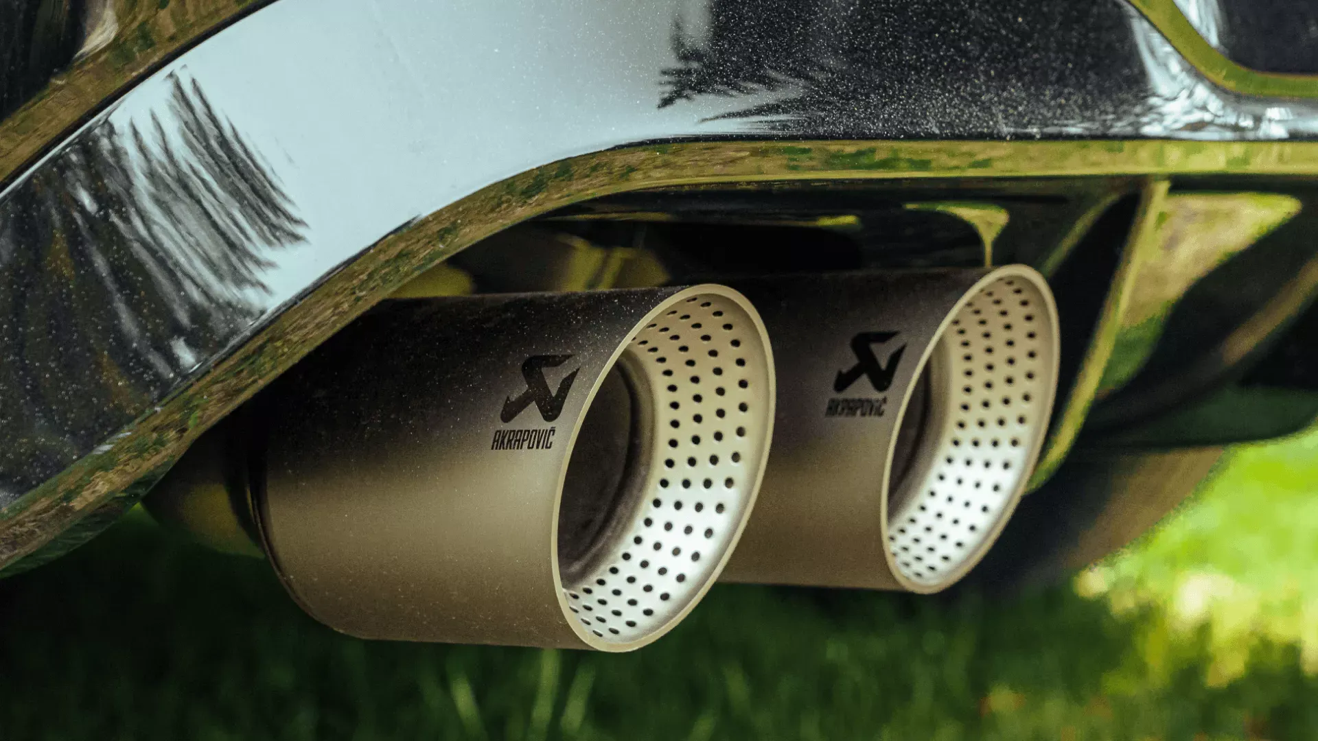 Detail of a Volkswagen Golf R sport exhaust for the comparison of the most reliable sedans.
