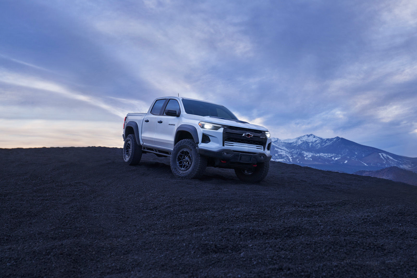 Le tout nouveau Chevrolet Colorado ZR2 Bison 2024 établit de nouvelles séries de performances tout-terrain.