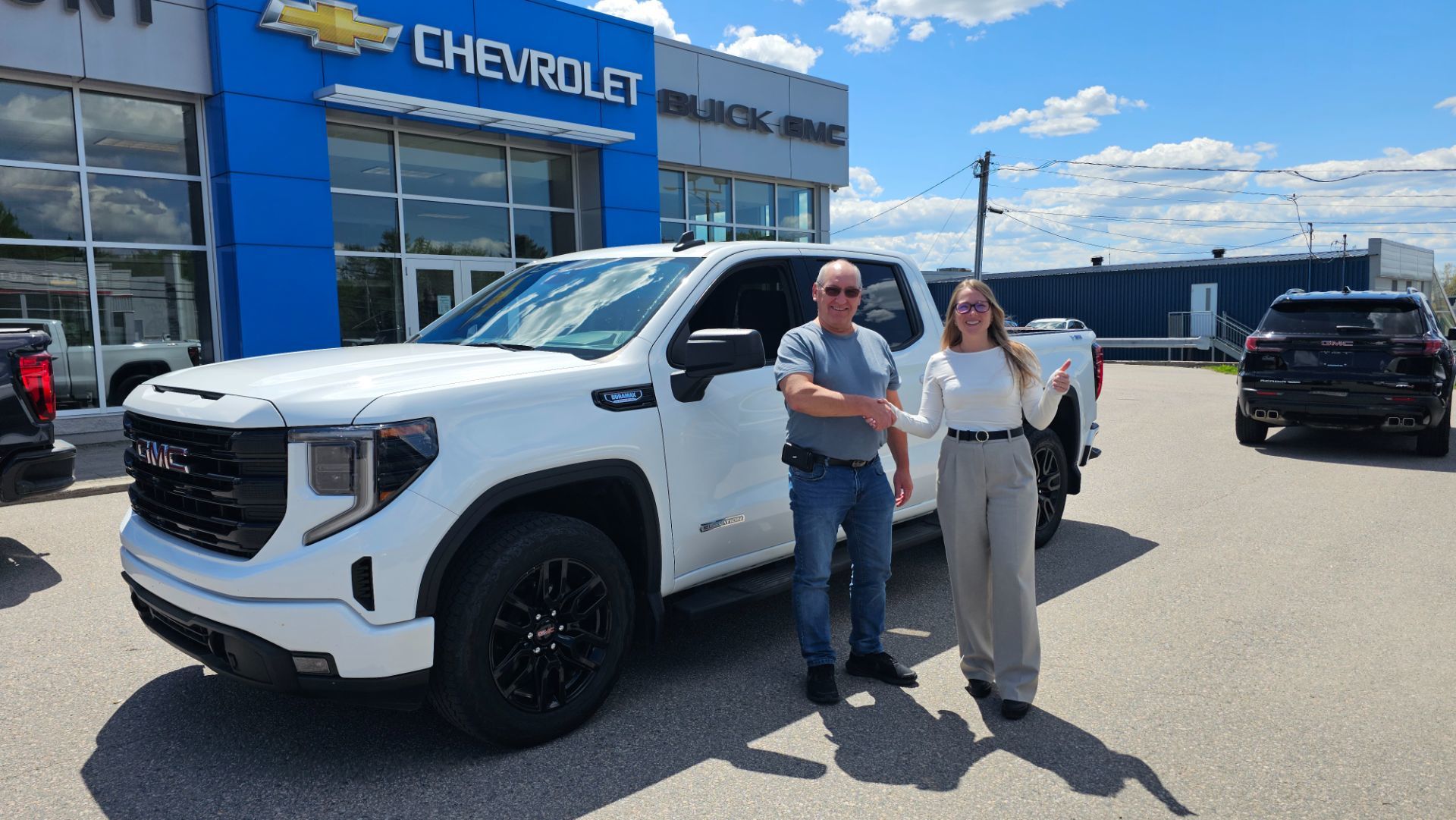 2023 GMC Sierra