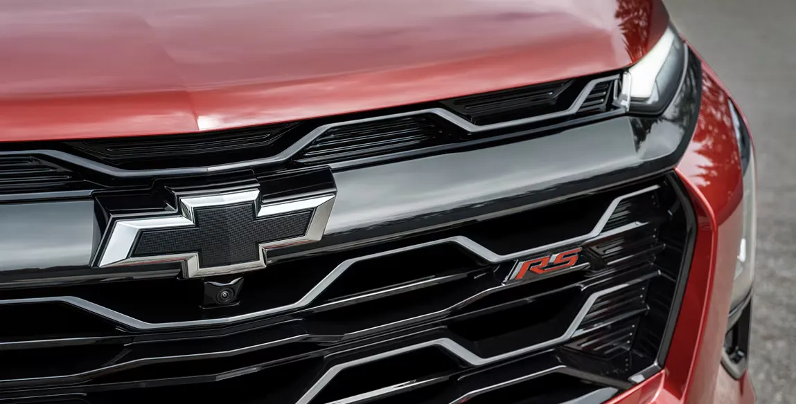 Calandre noire et écusson RS du Chevrolet Equinox 2027 rouge.