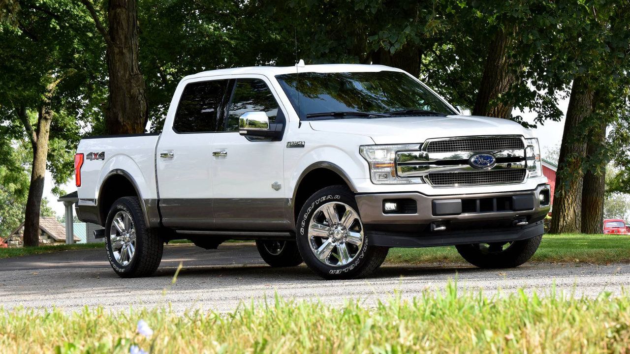 vue latérale avant d'un Ford F-150 2019