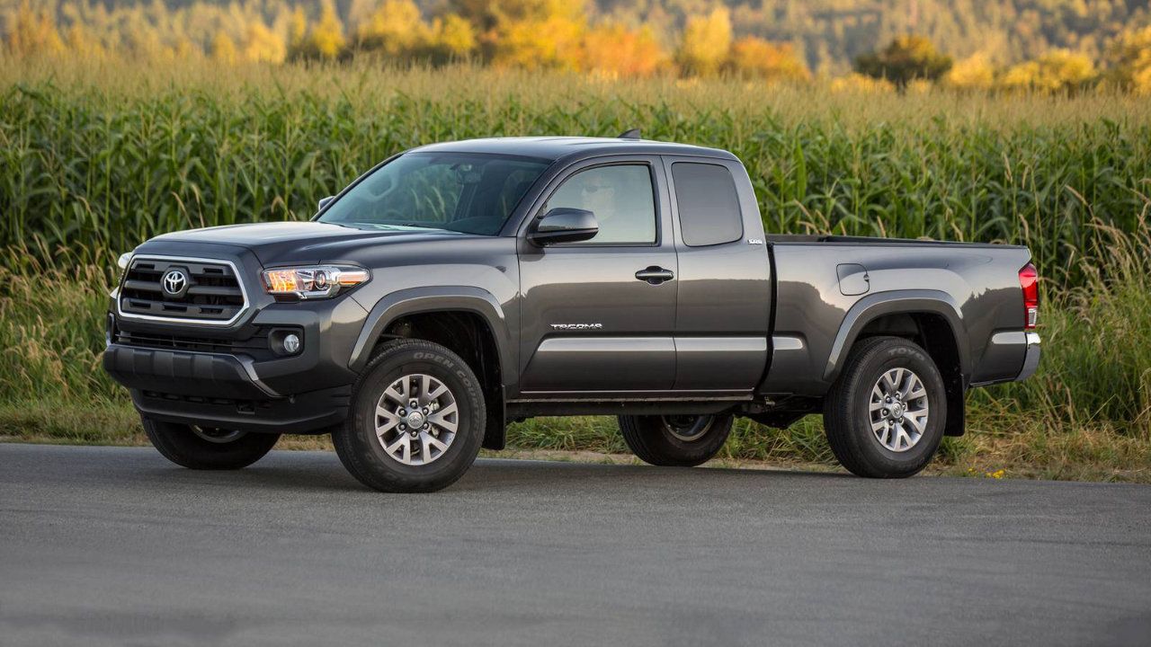 vue latérale avant d'un Toyota Tacoma 2019