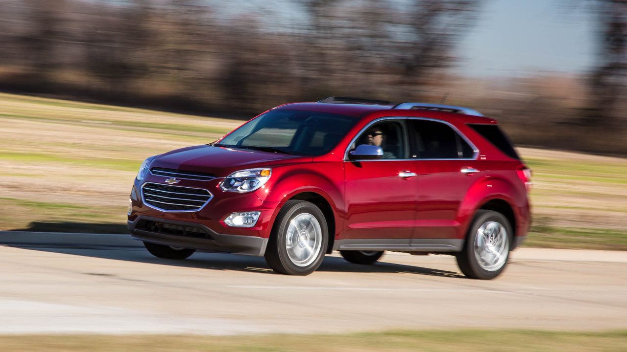 vue latérale avant d'un Chevrolet Equinox 2016