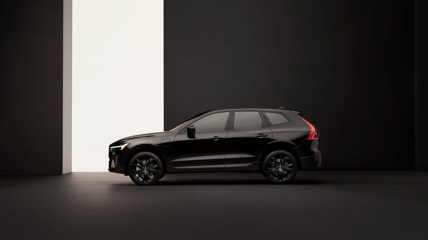 2024 Volvo XC60 Black Edition Debuts With 21-Inch Rims, $58,595