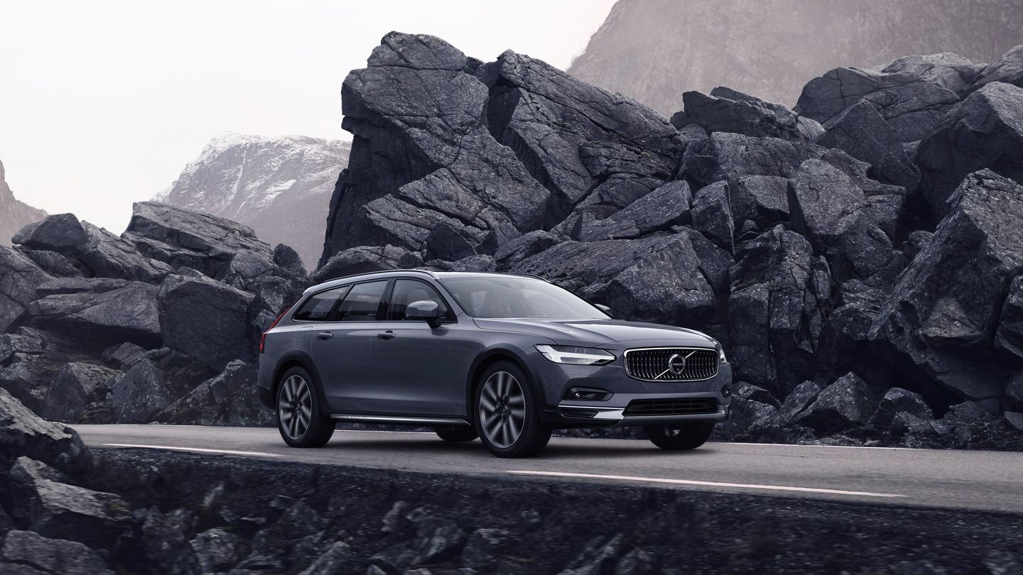 Brace for Winter: How to Prepare Your Volvo for Cold Weather Driving