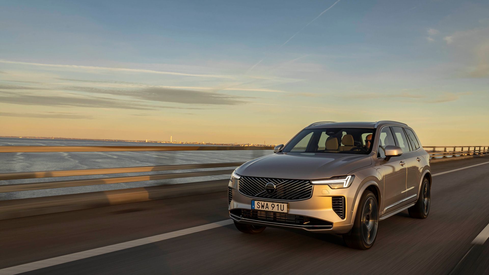 How Does the 2026 Volvo XC90’s Driver-Assist Suite Support Confident Family Driving?