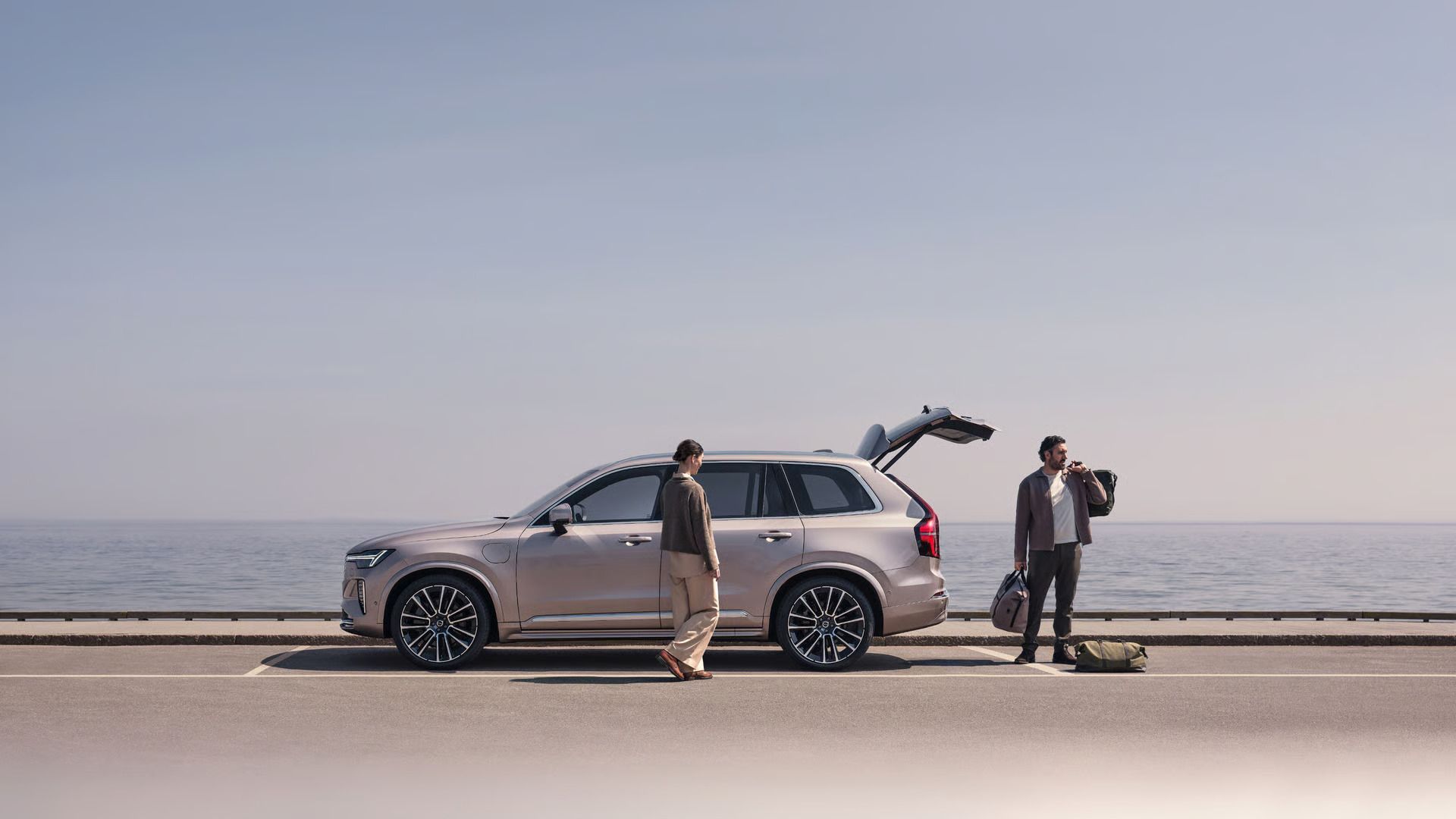 Planning an Ontario Fall Road Trip in Your Volvo XC90