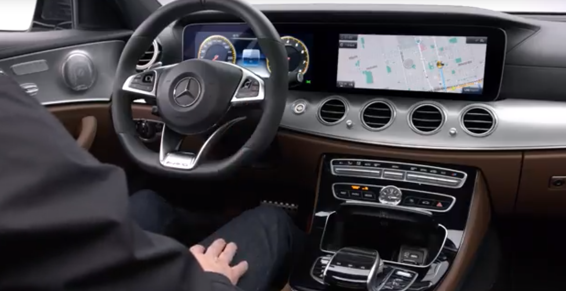 How-To: Multimedia System | Mercedes-Benz Canada