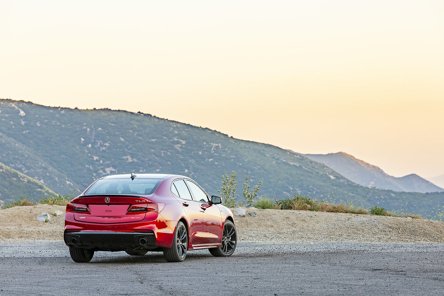 Acura TLX 2020 vs Lexus IS 2020