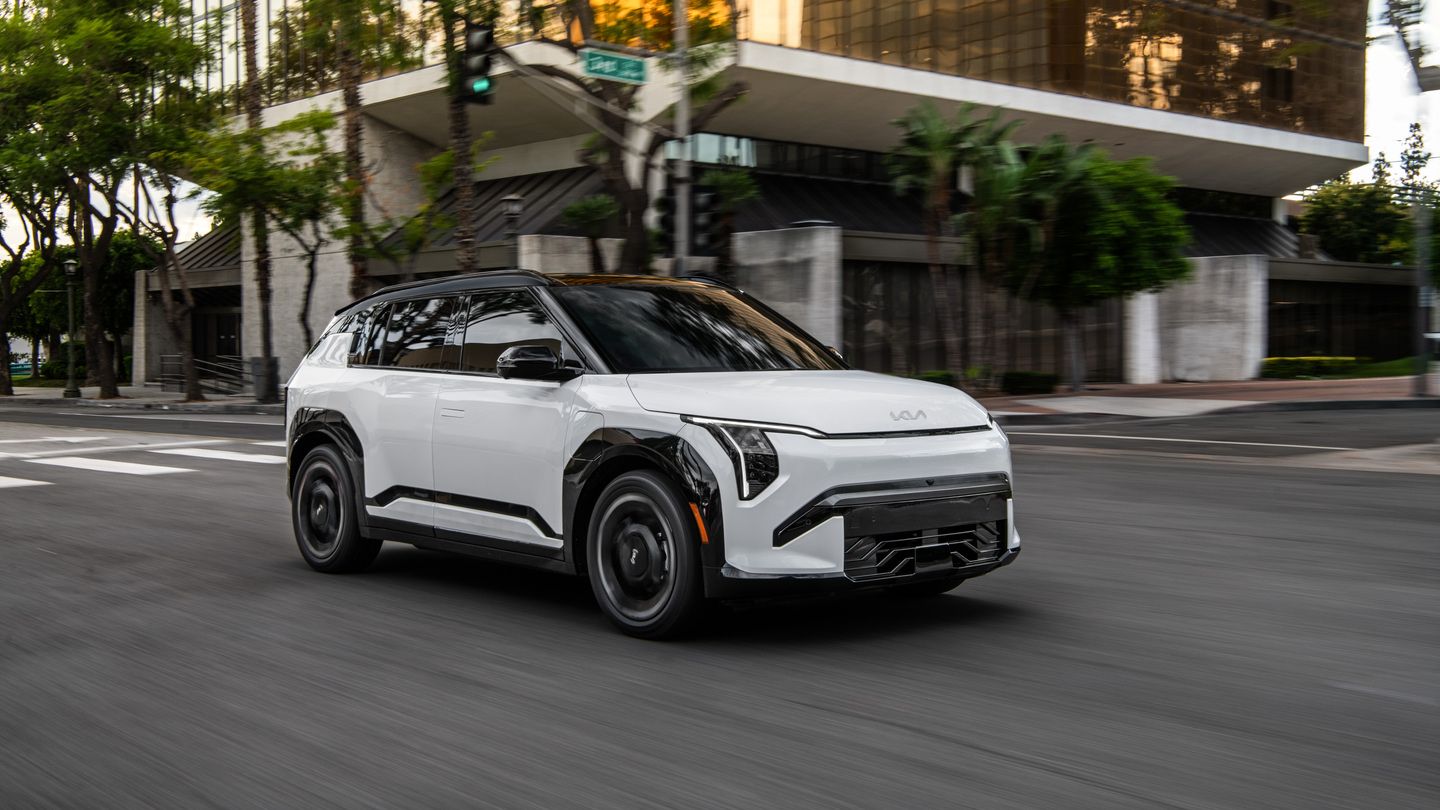 Kia Canada Opens the 2027 EV3 Lineup From $36,995 Ahead of This Month’s Arrival