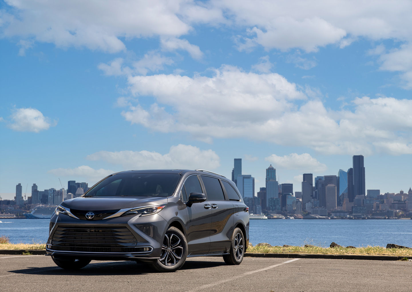 La Toyota Sienna 2025 bénéficie d'une amélioration de la sécurité et d'une version Platinum luxueuse