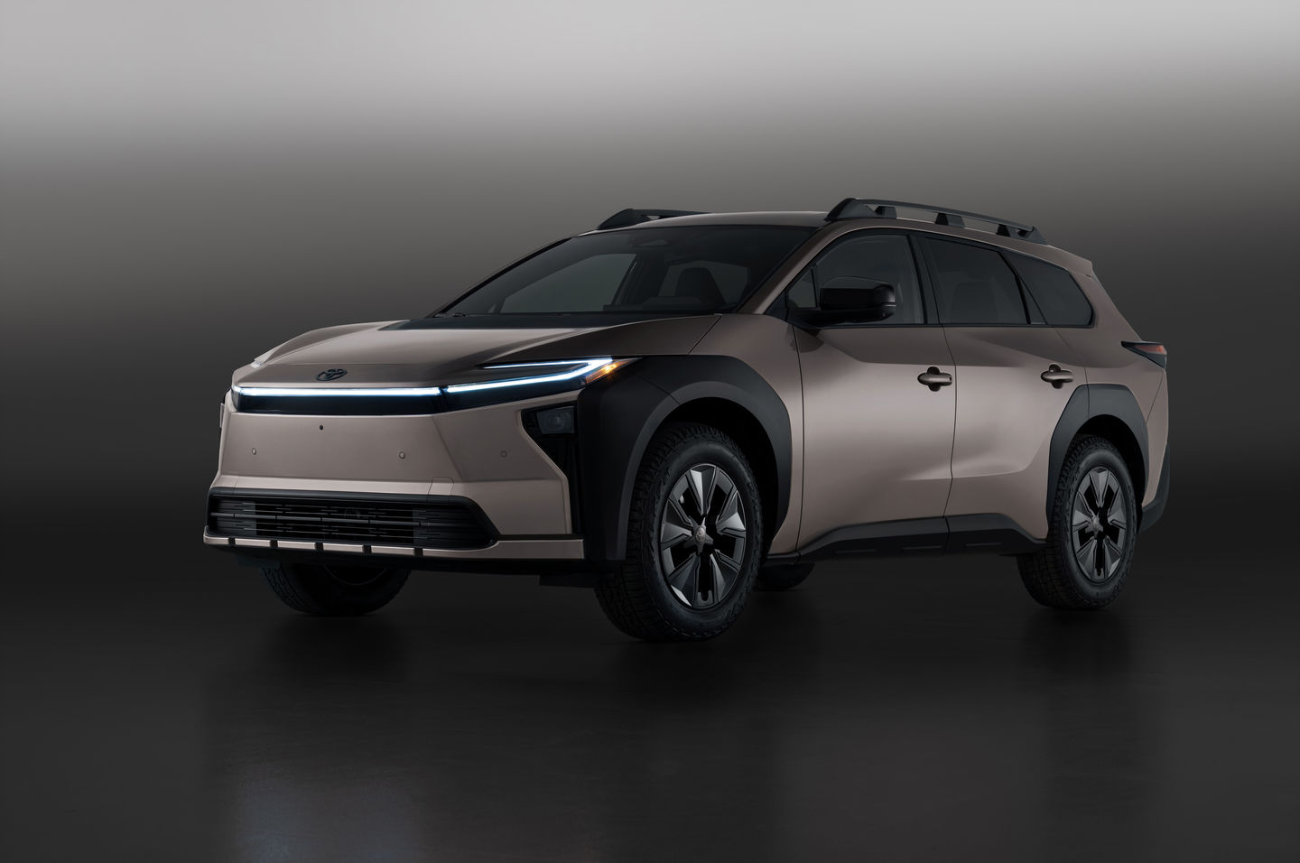 Le VUS entièrement électrique Toyota bZ Woodland 2026 : 375 ch et prêt pour l’aventure estivale