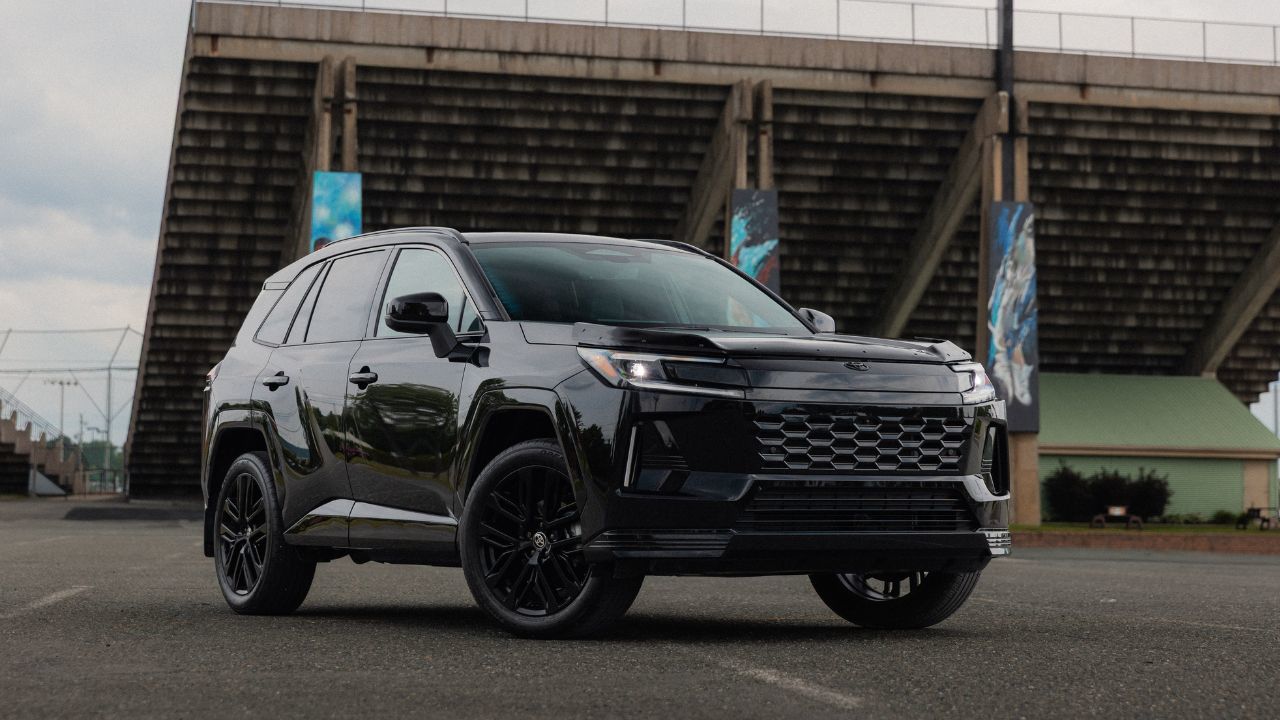 Toyota RAV4 hybride et hybride branchable 2026 : lequel choisir?