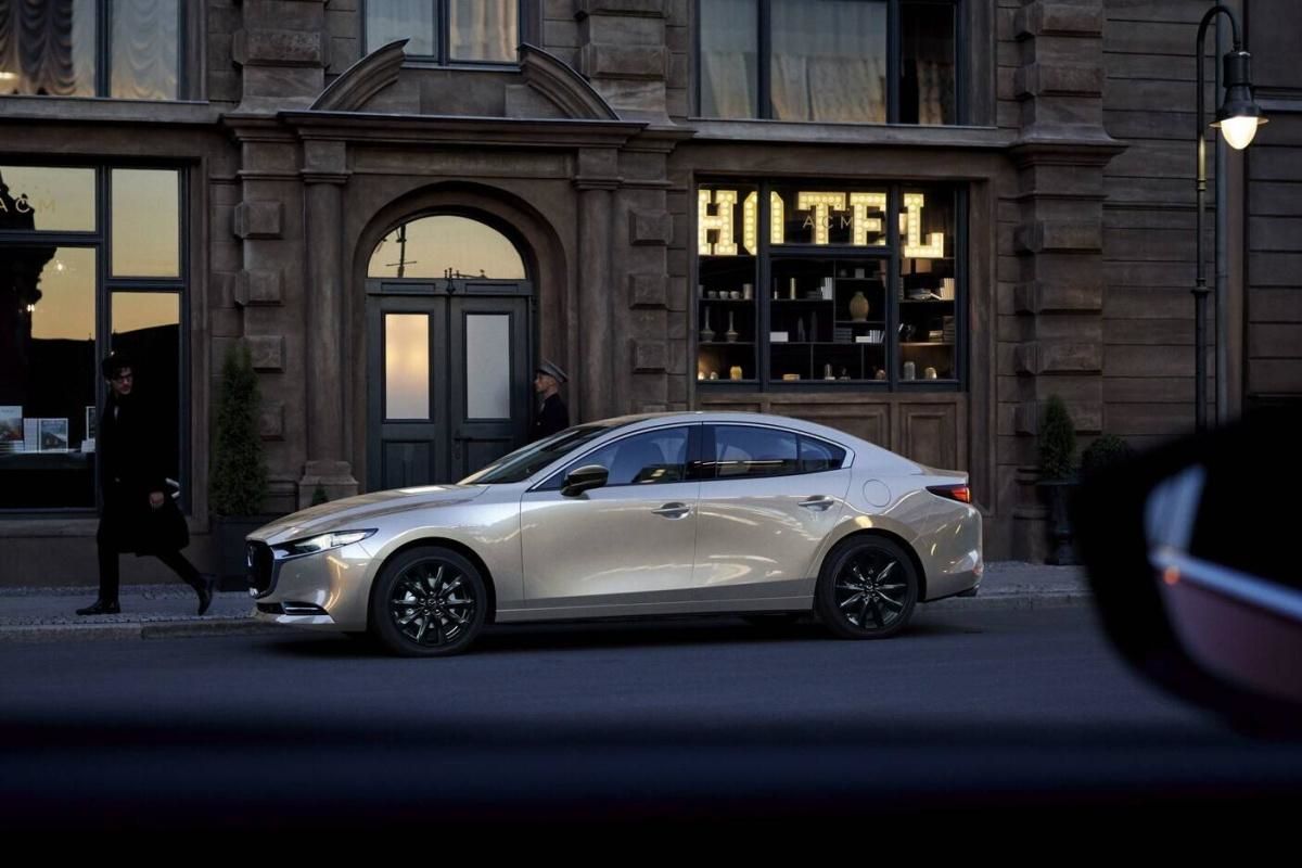 Mazda 3 2025 : la voiture grand public haut de gamme