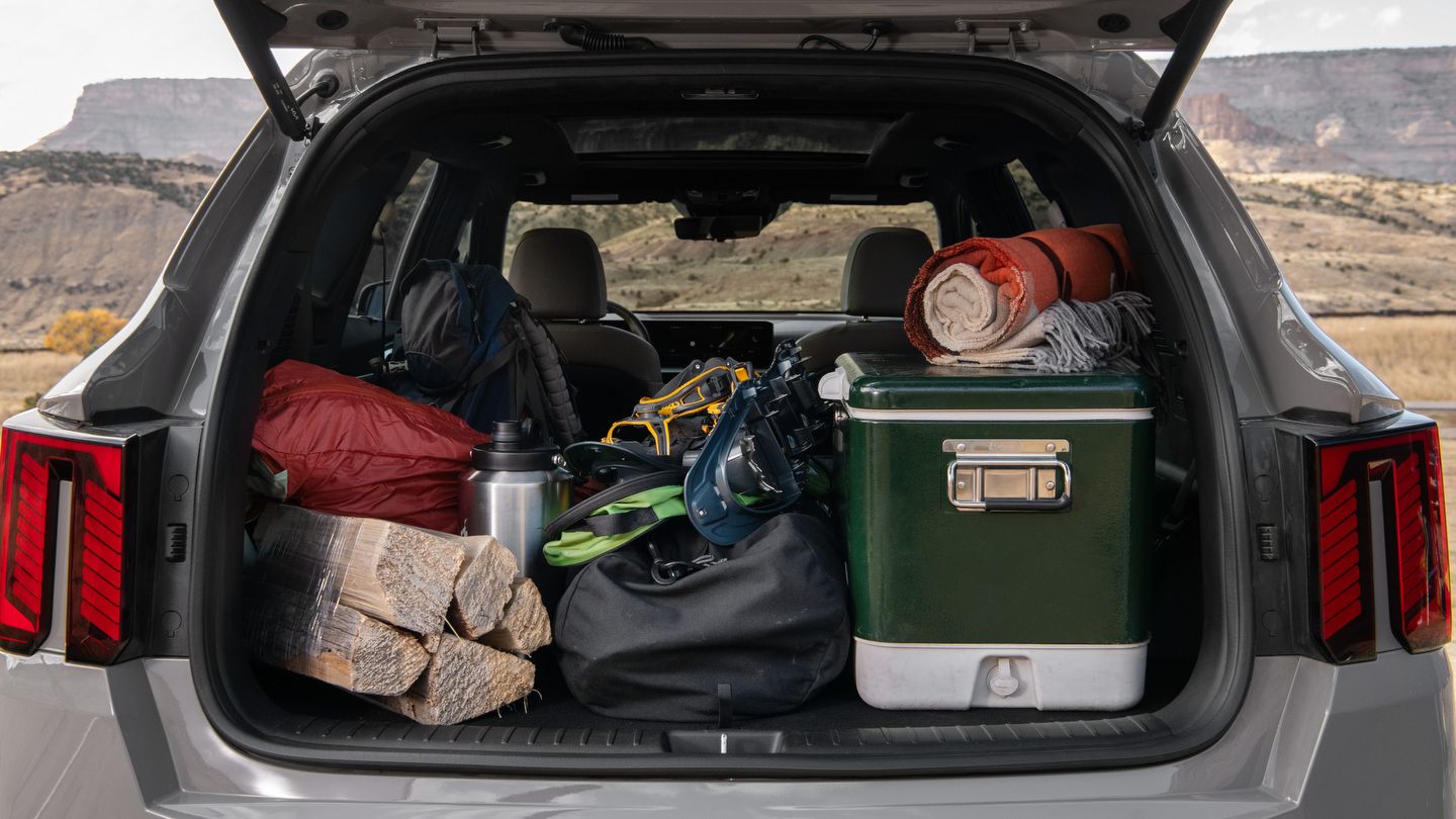 Trois rangées, coffre de 2 139 L et sièges modulables : le Kia Sorento Hybride 2026 pour les familles avec enfants