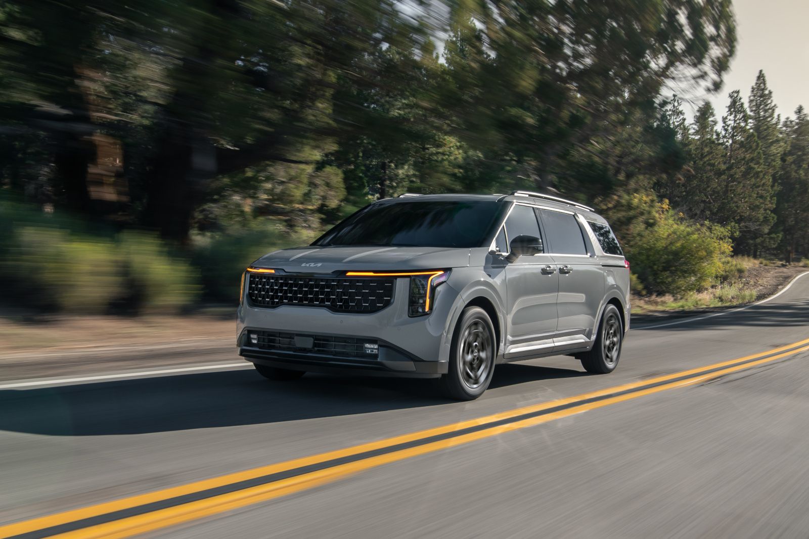 Comment la deuxième rangée VIP Lounge du Kia Carnival 2027 change‑t‑elle les longs trajets en famille ?