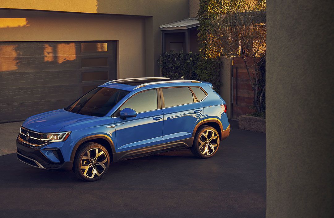 Subaru Crosstrek vs Volkswagen Taos VW Lauzon Blainville