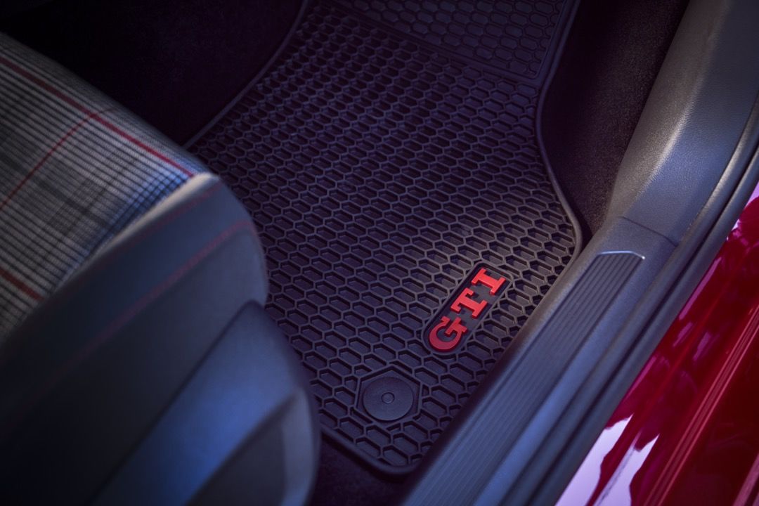 Carpet with the initials GTI.
