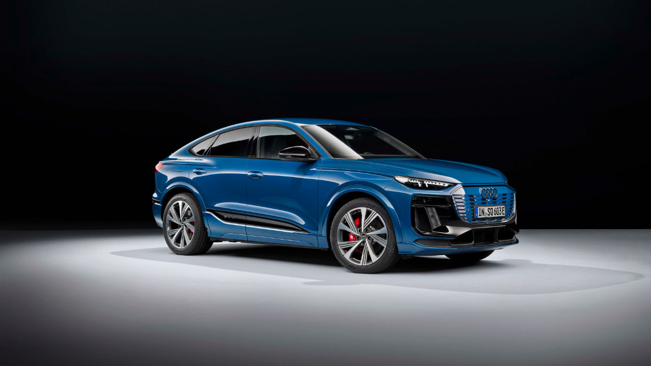 vue latérale avant d'une Audi SQ6 Sportback e-tron 2025