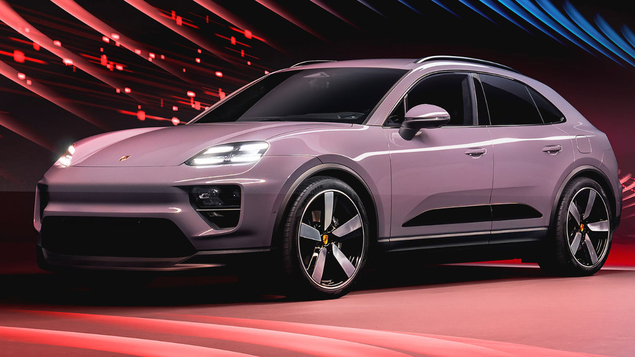 vue latérale avant d'une Porsche Macan 2025