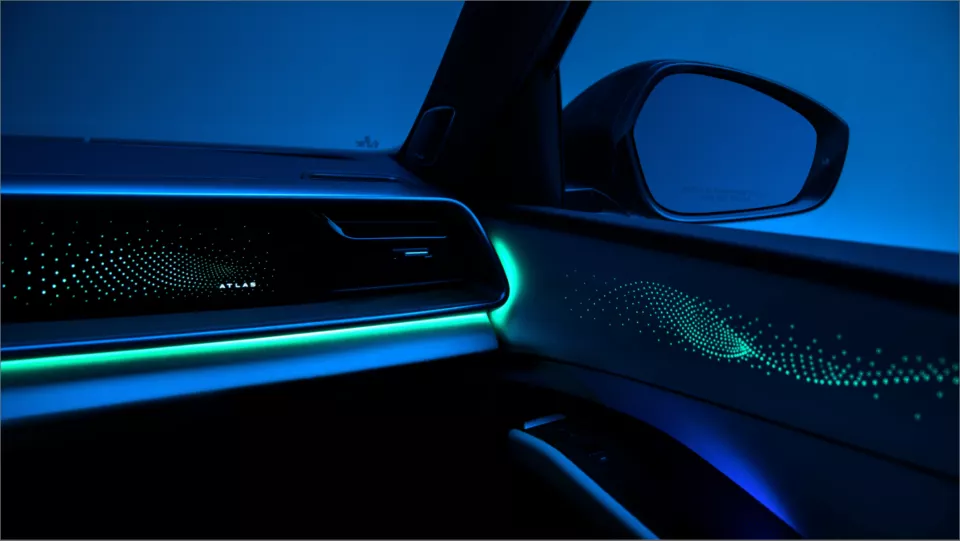 Intérieur technologique de l'Atlas 2027 avec éclairage d'ambiance
