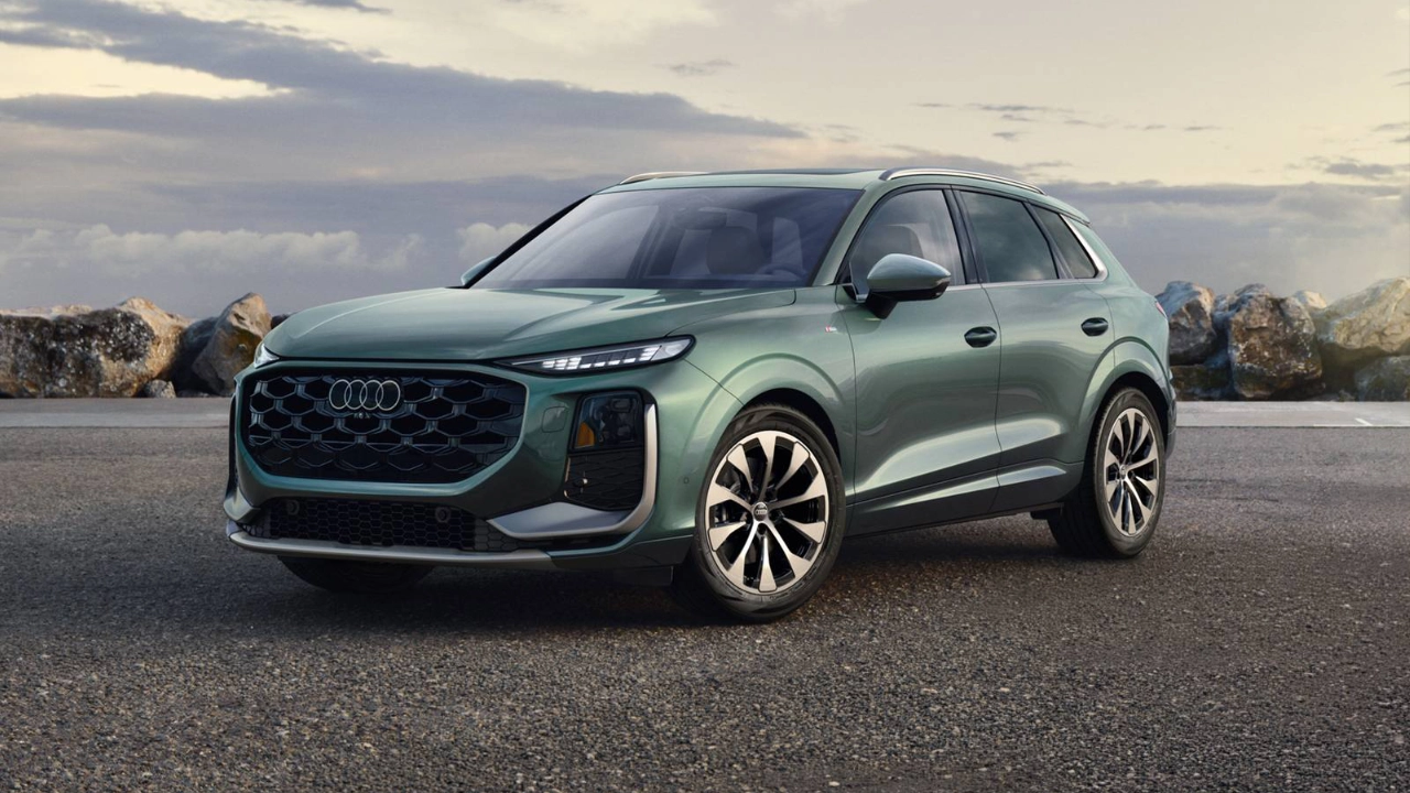 Vue avant de l'Audi Q3 2026 mettant en valeur sa calandre et ses phares
