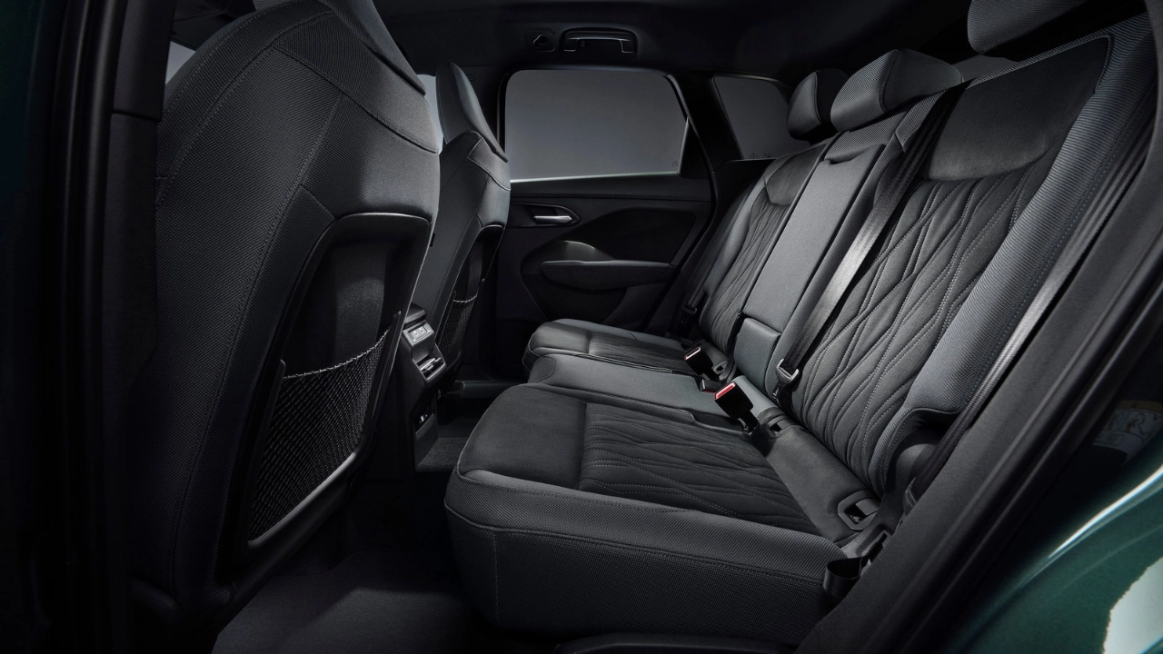 Intérieur luxueux de l'Audi Q3 avec sièges en cuir et finitions raffinées