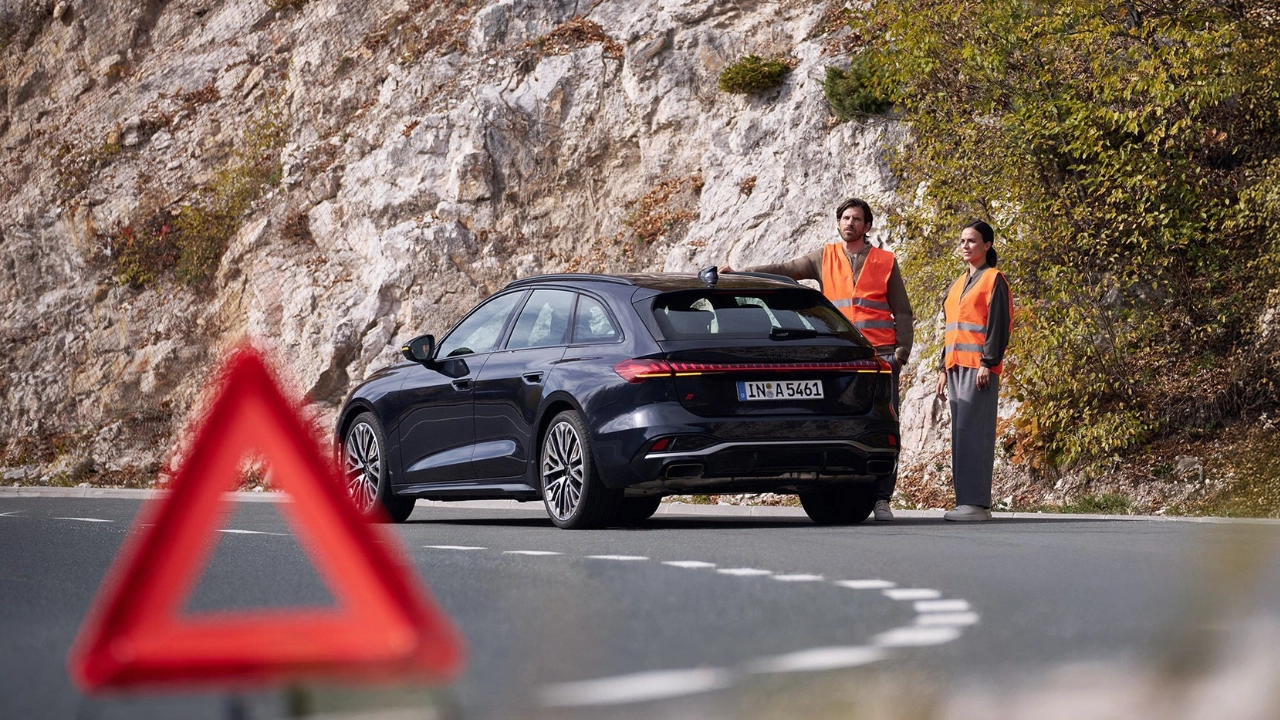 Icon representing 24/7 Audi roadside assistance services