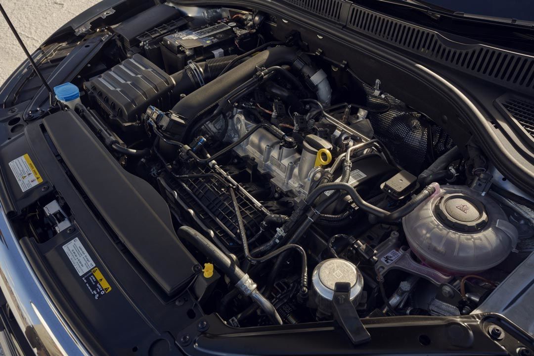 Under the hood of the two 2021 VW Jettas revealing the engines of the standard version as well as the GLI