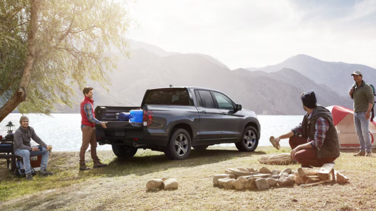 rear side view of a 2025 Honda Ridgeline