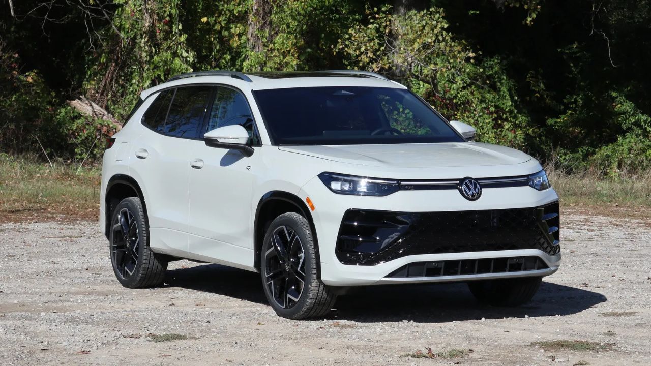 front side view of a 2026 VW Tiguan